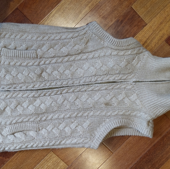 EIVISSA fur vest one size(fits large the best) - Picture 6 of 7